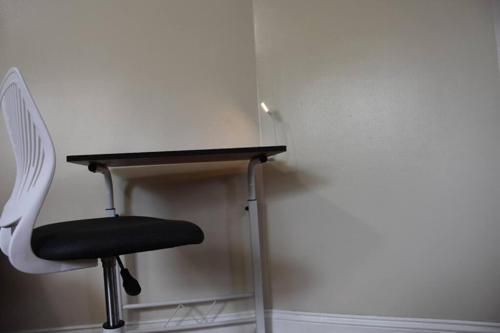 2 Ptivet Bedroom,1 Bathroom,kitchen,self Check In,free Parking Apartamento Nova York